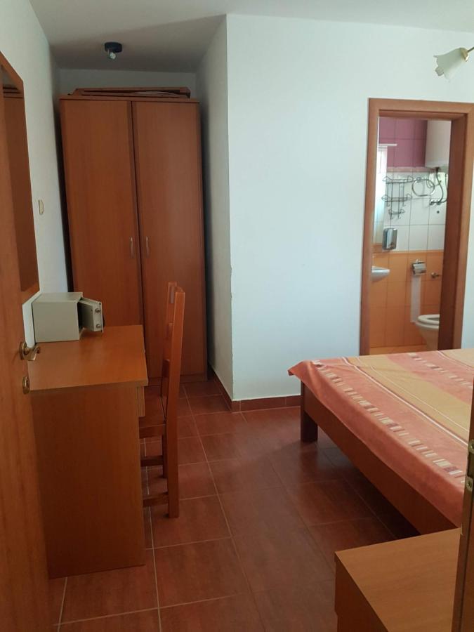 Monika Apartment Раб Екстериор снимка